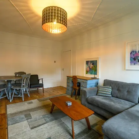 Apartment Headingley Central *