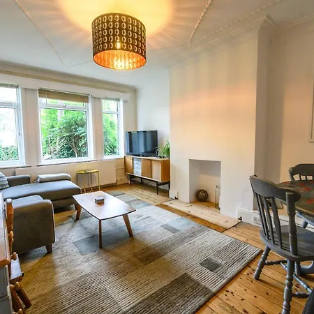 Headingley Central Apartment *